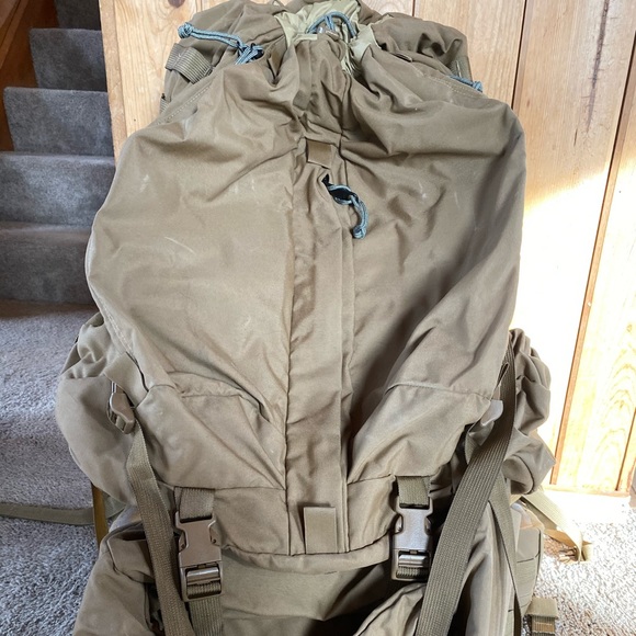 Mystery Ranch Bag - Coyote - Picture 6 of 8